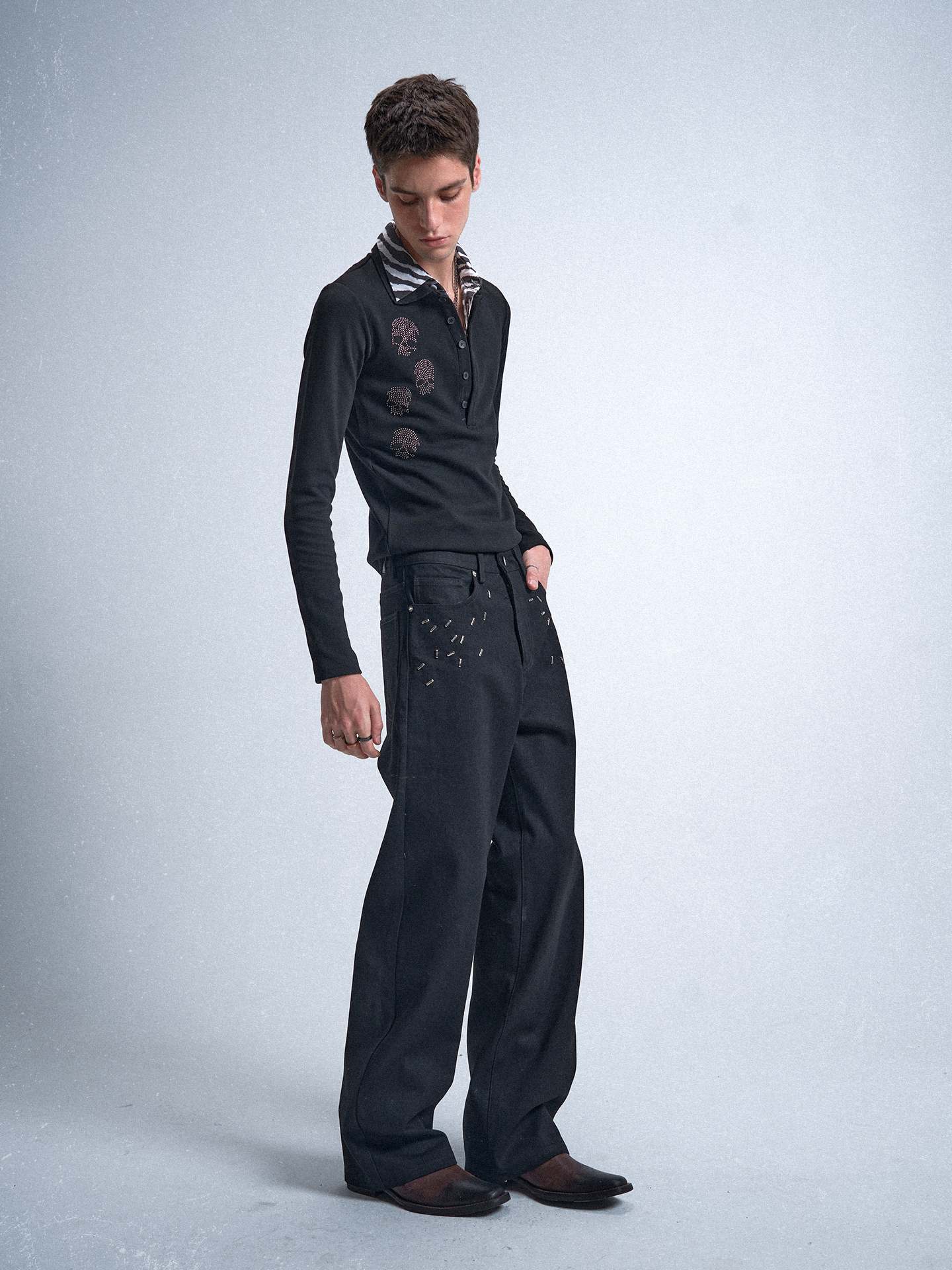 no E mosen | Double Collar Black White Striped Skull Sweatshirt【i0000000053】