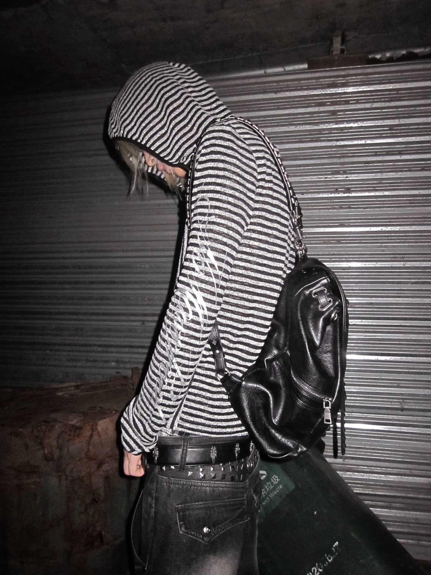 no E mosen | Irregular Vintage Striped Cut-Out Hooded Blouse【i0000000051】